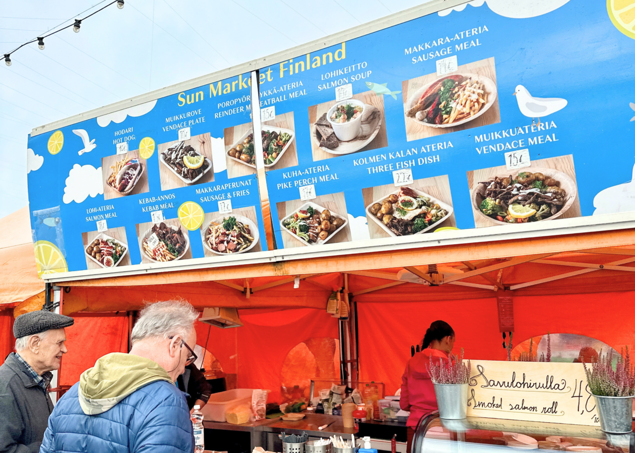 ヘルシンキマーケット広場の屋台